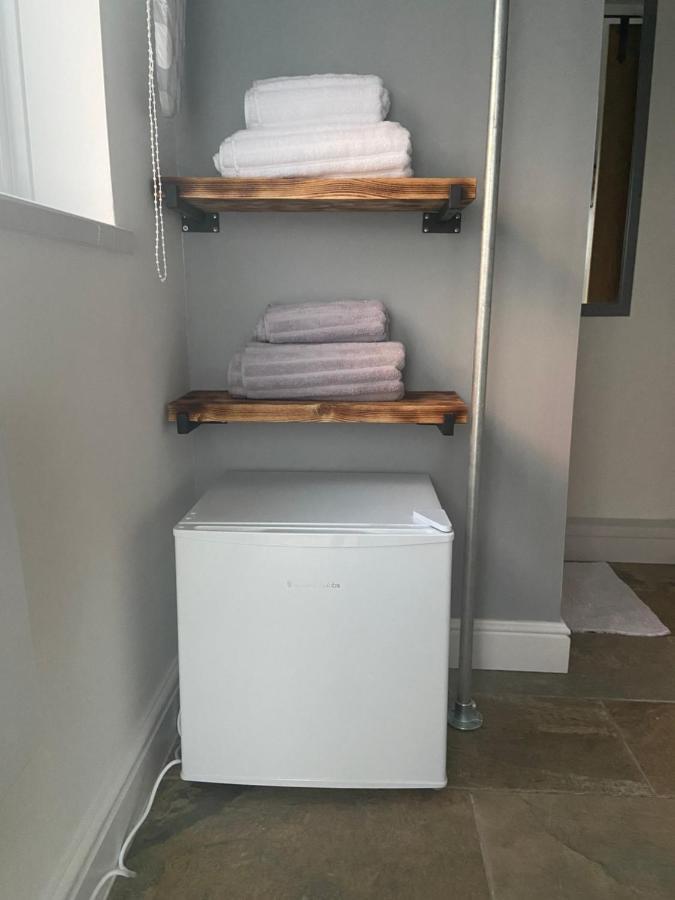 Adorable Bedsit For You, Partner And Your Pet! Stepaside  Eksteriør billede